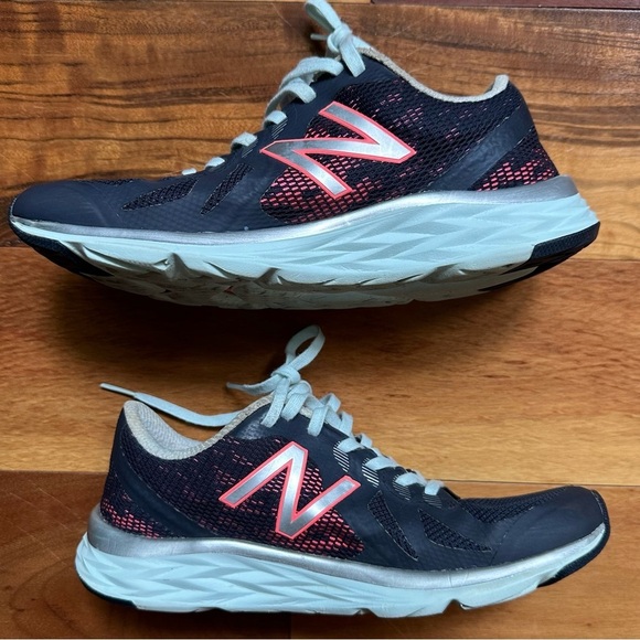 New Balance 790 V6 Running Sneakers - Picture 2 of 8